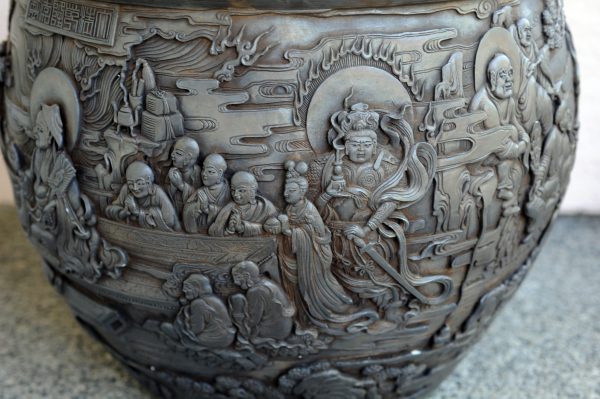 大清乾隆年制 錾银佛教人物纹大卷缸