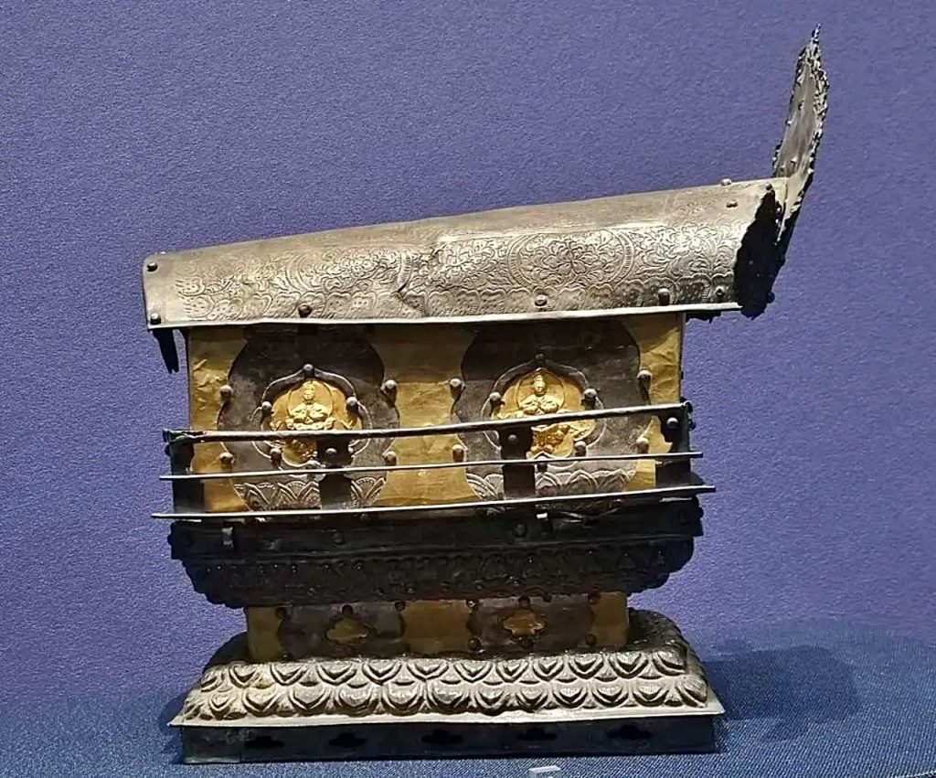 金棺银椁为北宋宋仁宗宝元二年（1039年）之物， 1987年5月24日在陕西省武功镇报本寺寺塔  