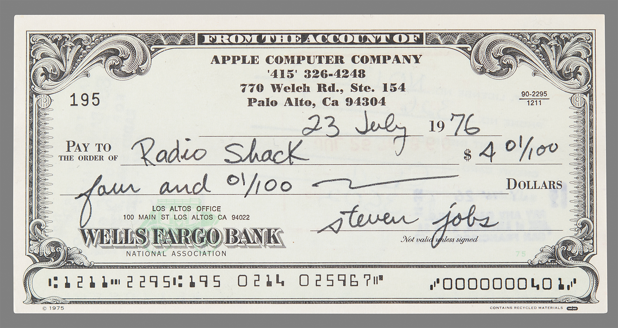 乔布斯簽苹果公司支票